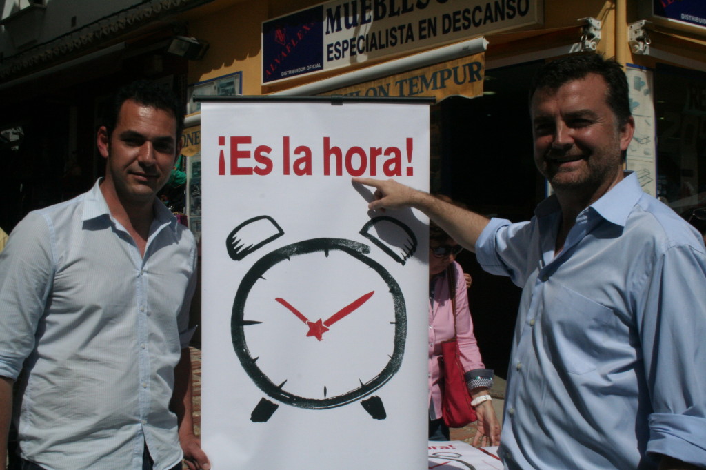 El coordinador regional de IU-CA, Antonio Maíllo, junto al su homólogo local, Miguel Díaz, este jueves en Marbella