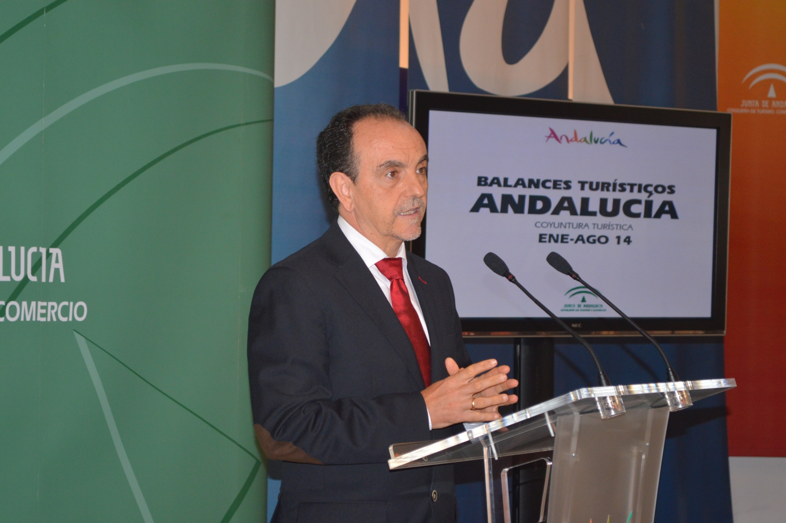 El consejero de Turismo, Rafael Rodríguez, durante la rueda de prensa que ofreció este miércoles en Málaga. Foto de Turismo Andaluz.