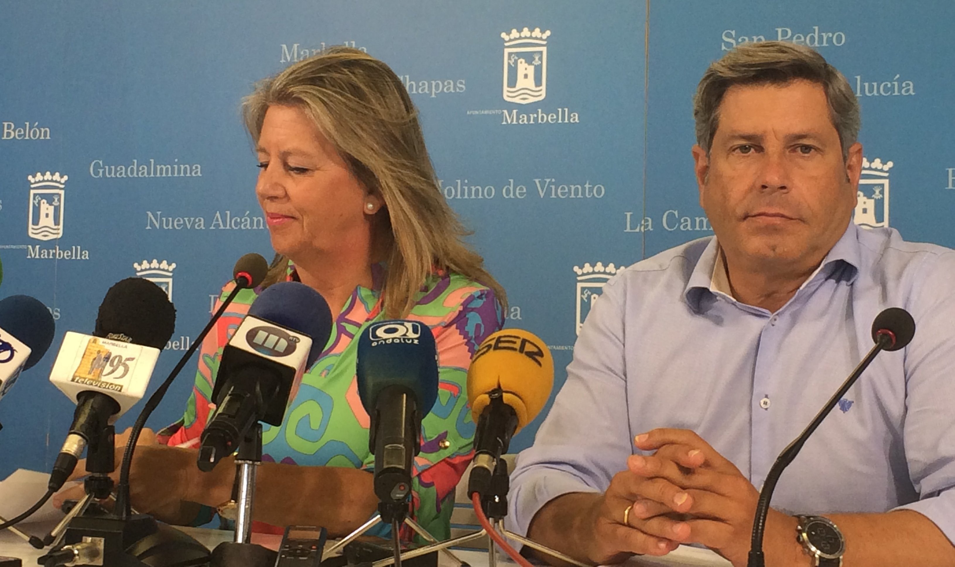 La alcaldesa de Marbella, Ángeles Muñoz, junto al concejal de Urbanismo, Pablo Moro, en imagen de archivo