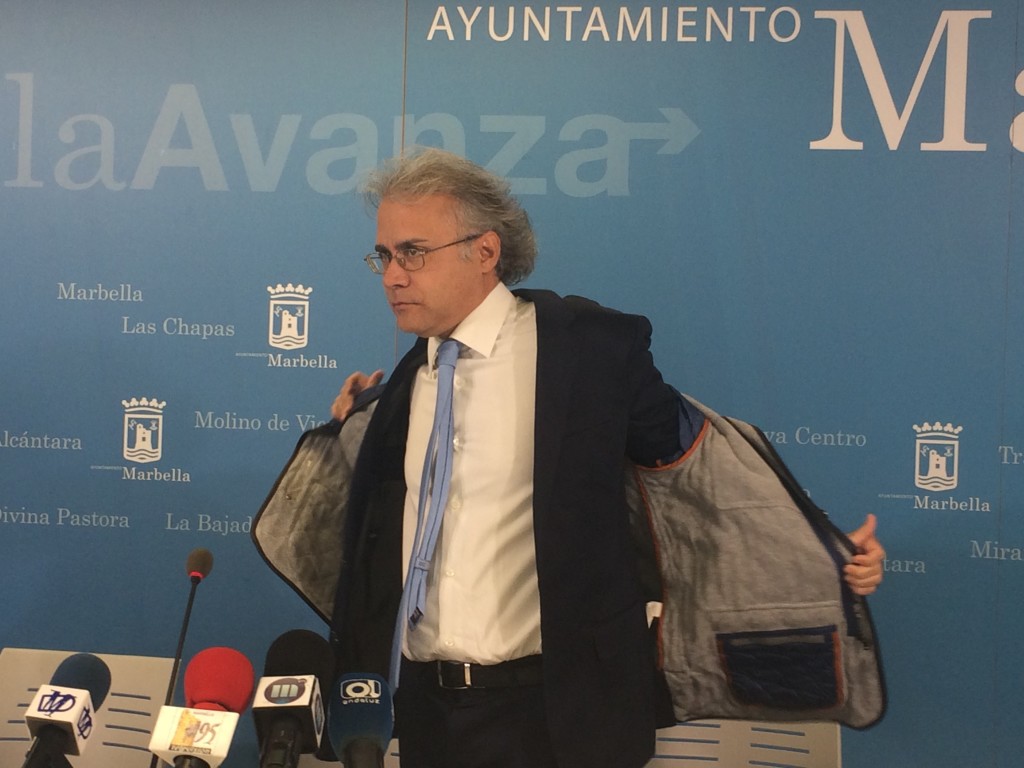 El concejal de Turismo, José Luis Hernández, en la rueda de prensa que ha ofrecido este miércoles para hablar sobre el viaje a China