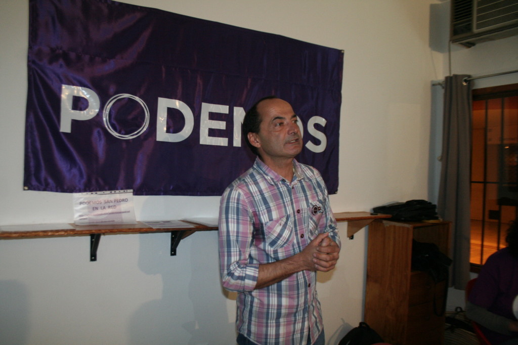 Manuel González 'Lolo' este lunes presentando su candidatura a la secretaría general de Podemos en el municipio