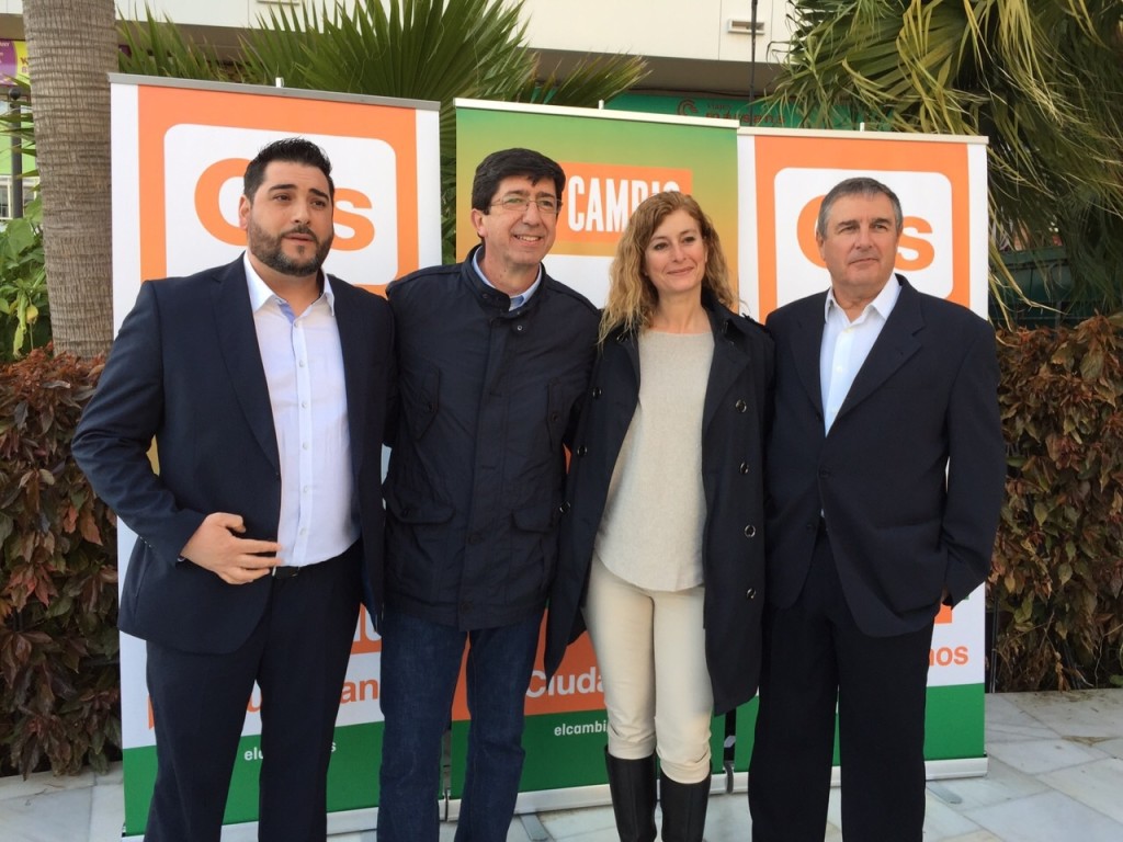 El coordinador local de Ciudadanos Marbella, Juan Soriano (primero izqda) junto a los diputados electos en Andalucía Juan Marín e Irene Rivera, durante la campaña electoral autonómica. Foto/ marbellaconfidencial.es