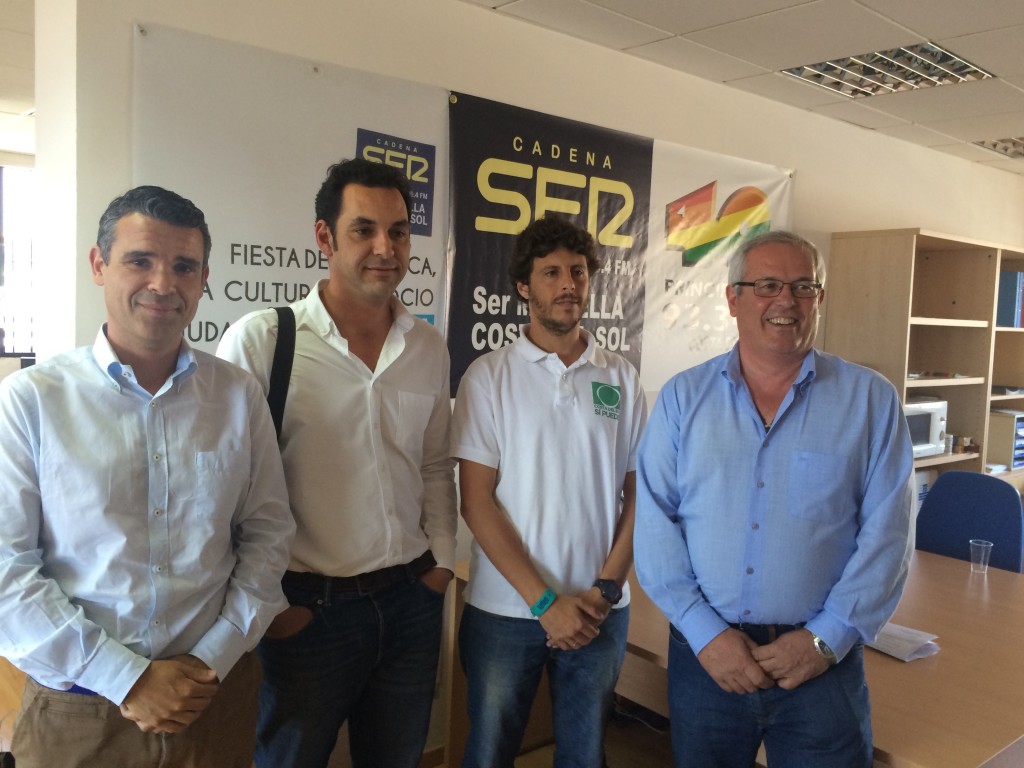 Los líderes del que sería el gobierno cuatripartito de Marbella: José Bernal (PSOE); Miguel Díaz (IU) ; José Carlos Núñez (Podemos) y Rafael Piña (OSP) tras un debate en la cadena SER Marbella durante la campaña. Foto/ marbellaconfidencial.es
