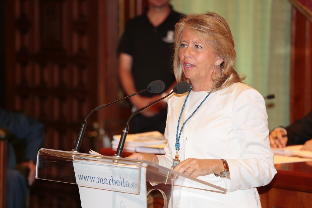 La exalcaldesa de Marbella Ángeles Muñoz durante su discurso en el pleno de investidura del 13 de junio. Foto/ marbellaconfidencial.es