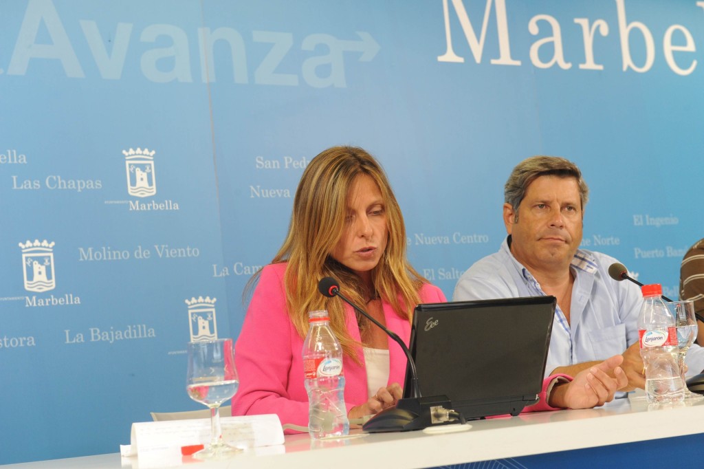 La que fuera directora general de Planificación Urbanística, Isabel Guardabrazo, en imagen de archivo junto al exconcejal delegado del ramo, Pablo Moro (PP). Foto/ J.C. Villanueva