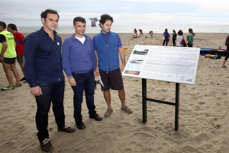 De izqda a drcha el teniente de alcalde delegado de Sostenibilidad y Playas, Miguel Díaz, junto al alcalde de Marbella, José Bernal y Javier Lima, responsable de Marbella Activa. Foto/ Europa Press