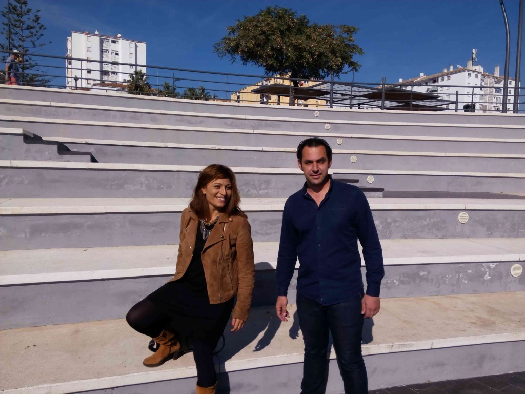 Los concejales de IU, Victoria Morales y Miguel Díaz, este jueves en el Bulevar de San Pedro, tras la rueda de prensa que han ofrecido