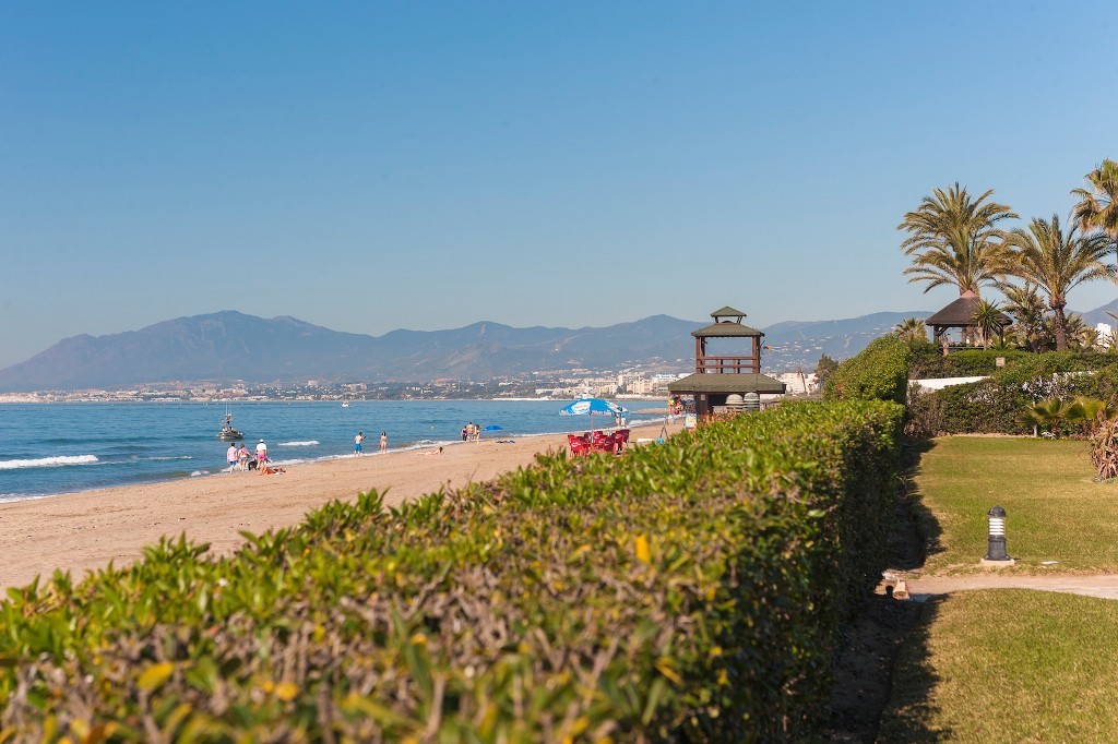 Zona de primera línea de playa cercana a donde se ubicaría el nuevo complejo hotelero de lujo en la costa este del municipio