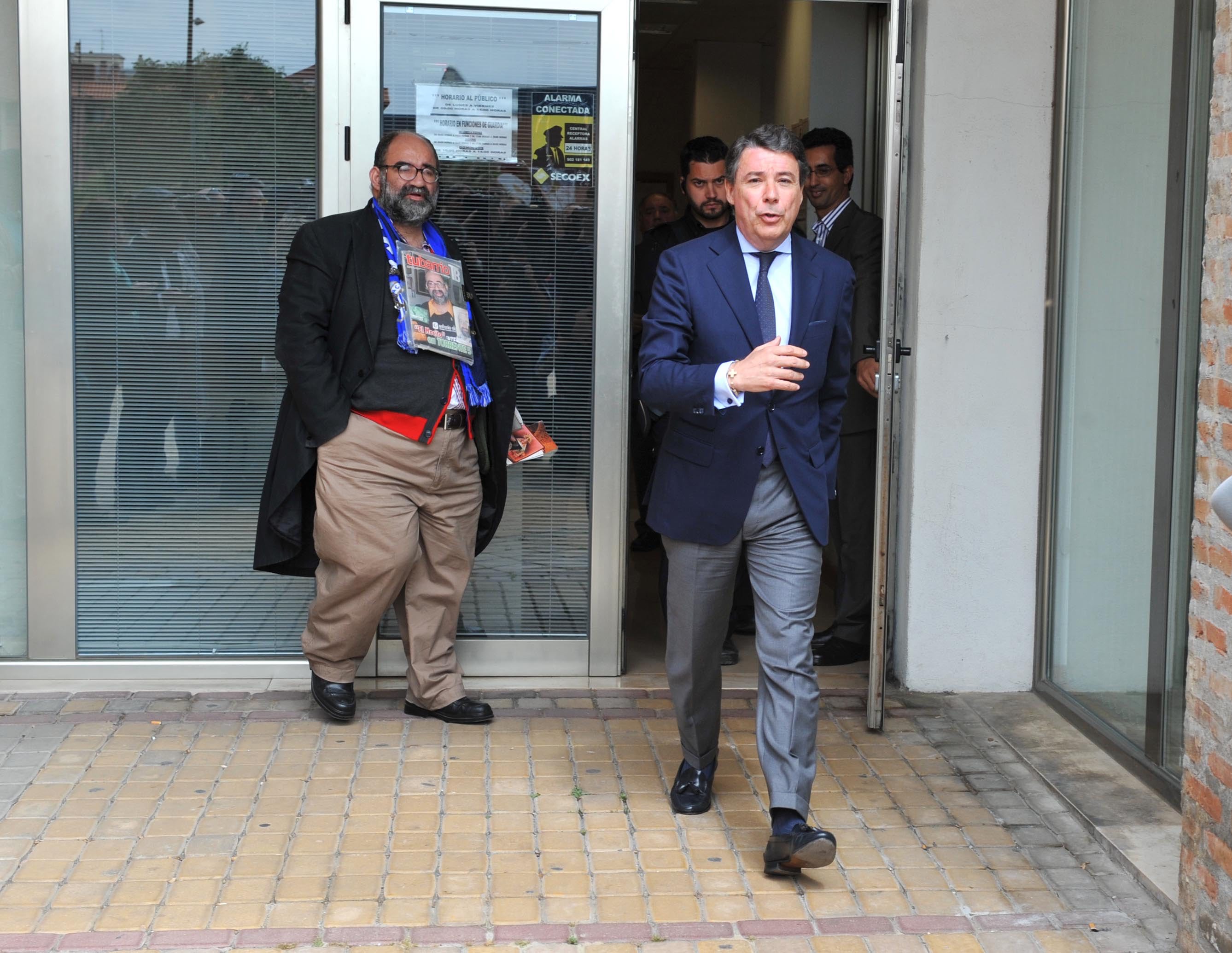 El expresidente de la Comunidad de Madrid, Ignacio González, a su salida de los Juzgados de Estepona, en imagen de archivo, tras prestar declaración. FOTO/ MARBELLA IMAGEN