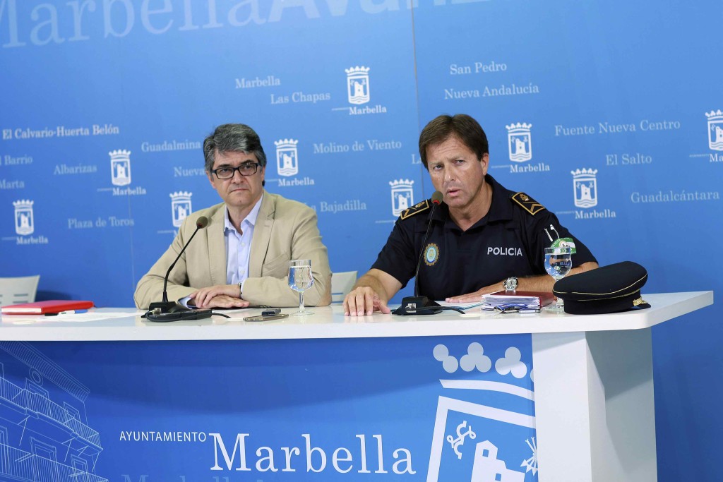 El entonces concejal delegado de Seguridad e Industria, Javier Porcuna, junto al exjefe de la Policía Local José Andrés Montoya en 2016 FOTO/ M.C.