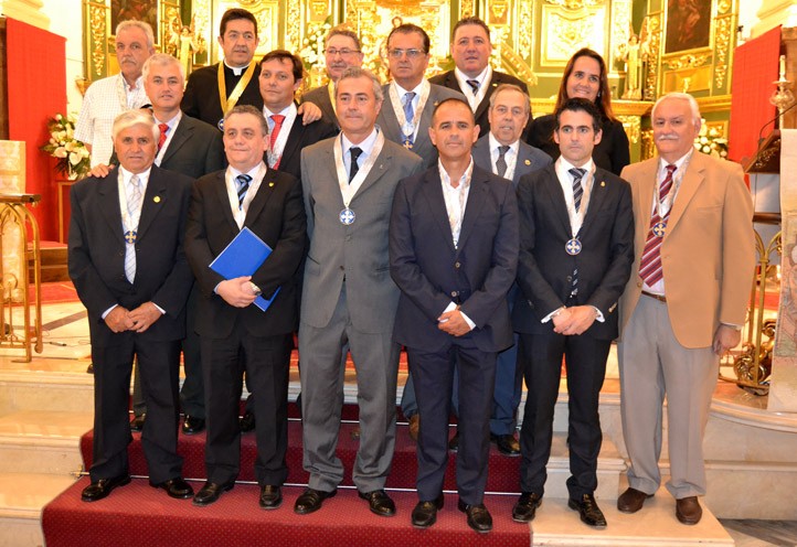 Foto de familia de la Junta de Gobierno de la Agrupación de Cofradías y Hermandades locales cuando tomó posesión en 2013 FOTO/ MARBELLA 24 HORAS