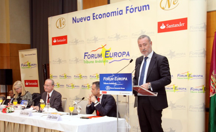 El decano del Colegio de Economistas de Málaga, Juan Carlos Robles, en imagen de archivo, durante un desayuno informativo: Foto/ Página web de Nueva Economia Forum.