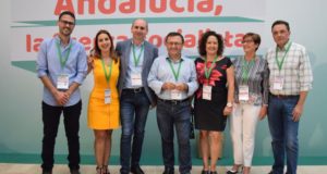 Beatriz Rubiño, segunda por la izqda, con los otros cargos malagueños que forman parte de la nueva Ejecutiva del PSOE andaluz, con Miguel Ángel Heredia en el centro. FOTO/PSOE-A