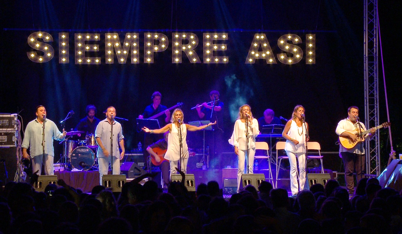 La fiesta de los 25 años de Siempre Así reúne a 1.600 personas en Casa