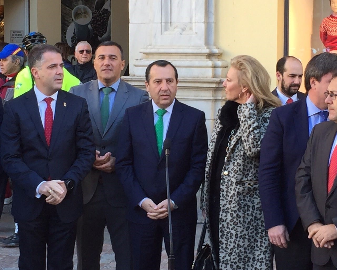 El delegado de la Junta de Andalucía, José Luis Ruiz Espejo, durante el acto de la Constitución celebrada este miércoles en Málaga. FOTO/ EP