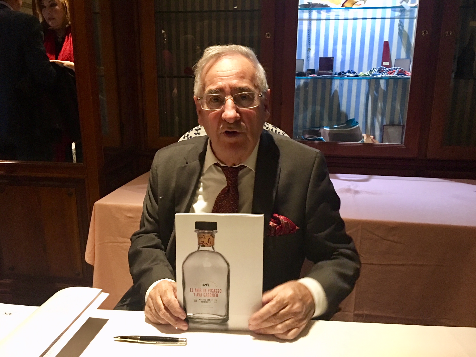 Serafín Quero durante la presentación de su último libro en el Restaurante Santiago. FOTO/ MARBELLA CONFIDENCIAL