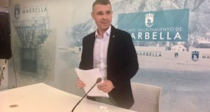 El exalcalde de Marbella y actual líder del PSOE local en la oposición, José Bernal, este martes en rueda de prensa. FOTO/ MARBELLA CONFIDENCIAL