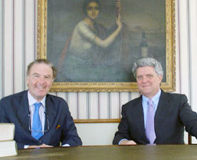 El abogado Guzmán Lacalle (drcha) en una imagen de archivo, junto al que fuera principal acusado en el 'caso Hidalgo', Rafael Cruz-Conde, ya fallecido. FOTO/ Web LMSC Abogados
