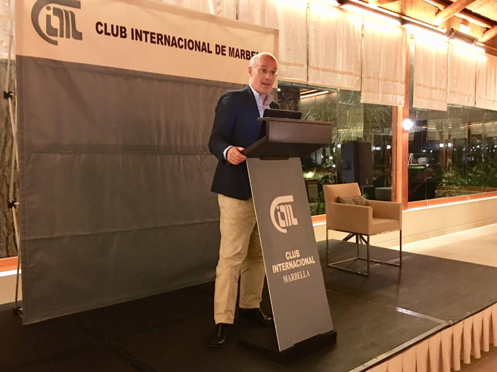 El sociológo Narciso Michavila, presidente de GAD3, durante la conferencia que ofreció el pasado viernes en el Club Internacional de Marbella. FOTO/ MC