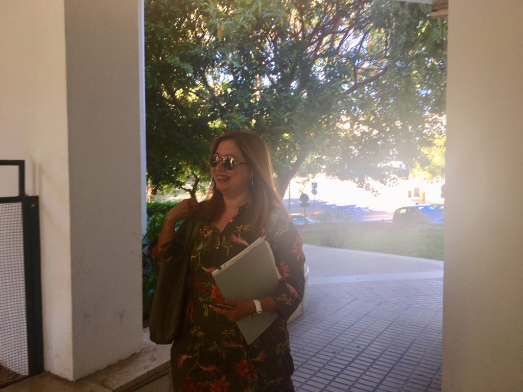 La exedil del PSOE de Marbella y exalto cargo de la Junta de Andalucía, Susana Radío, a su llegada a los Juzgados de Marbella este miércoles para declarar como testigo. FOTO/ MC