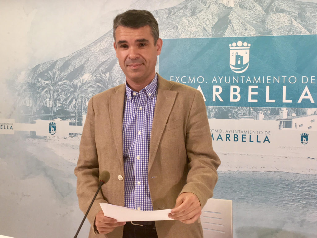 El candidato del PSOE a la Alcaldía de Marbella y presidente del PSOE, José Bernal, este martes en rueda de prensa. FOTO/ MC