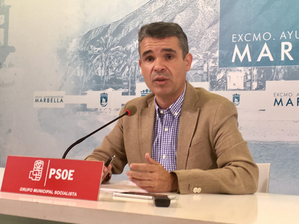 El candidato del PSOE a la Alcaldía de Marbella y presidente del PSOE, José Bernal, este martes en rueda de prensa. FOTO/ MC