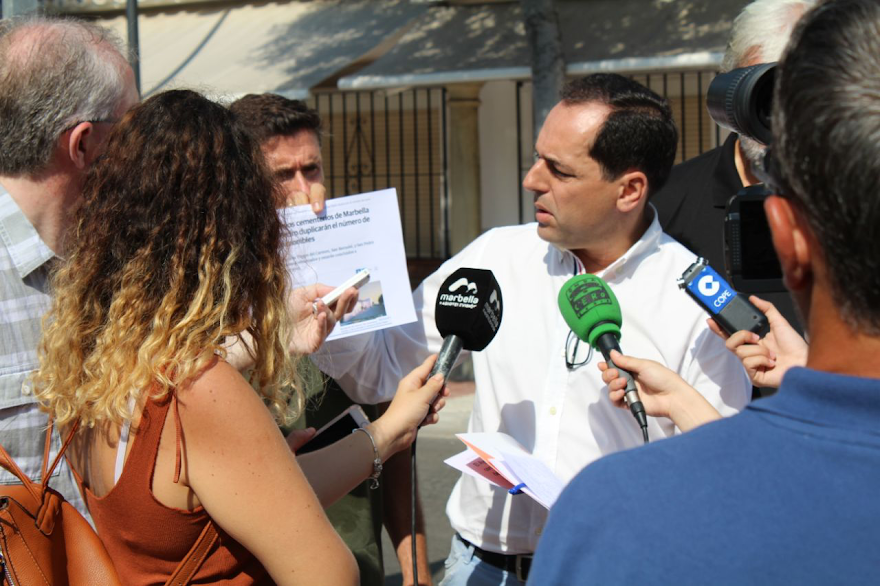 El coordinador de Ciudadanos Marbella, Francisco Gómez Palma, este miércoles durante su comparecencia ante los periodistas. FOTO/ Ciudadanos