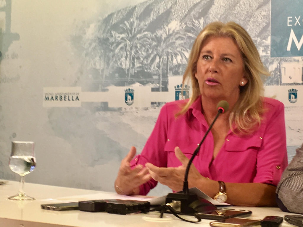 La alcaldesa de Marbella y senadora, Ángeles Muñoz, este viernes en rueda de prensa. FOTO/ CABANILLAS