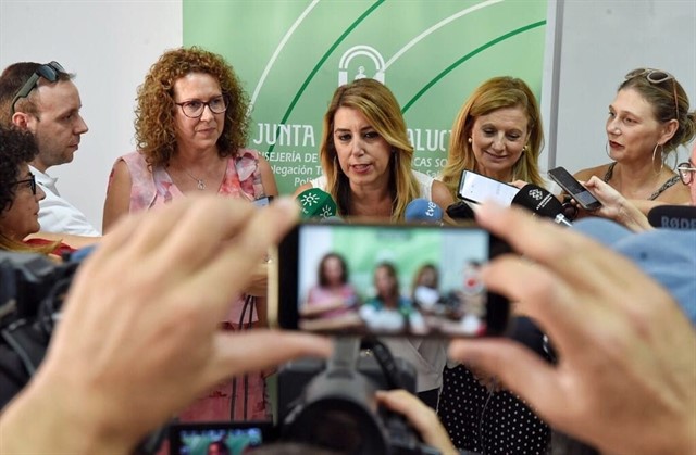 La presidenta de la Junta, Susana Díaz, este miércoles en un centro de Salud de Garrucha (Almería). FOTO/ Junta de Andalucía