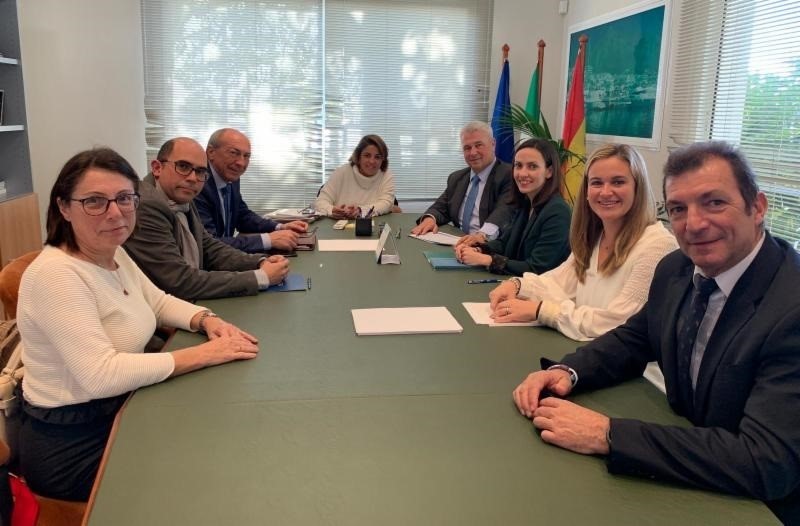 Reunión entre representantes del Ayuntamiento de Marbella y Aehcos este lunes en Marbella. FOTO/ Ayto de Marbella