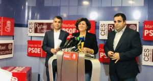 Bernal y Lima, junto al concejal del PSOE Manuel Morales, durante su comparecencia de este miércoles. FOTO// PSOE