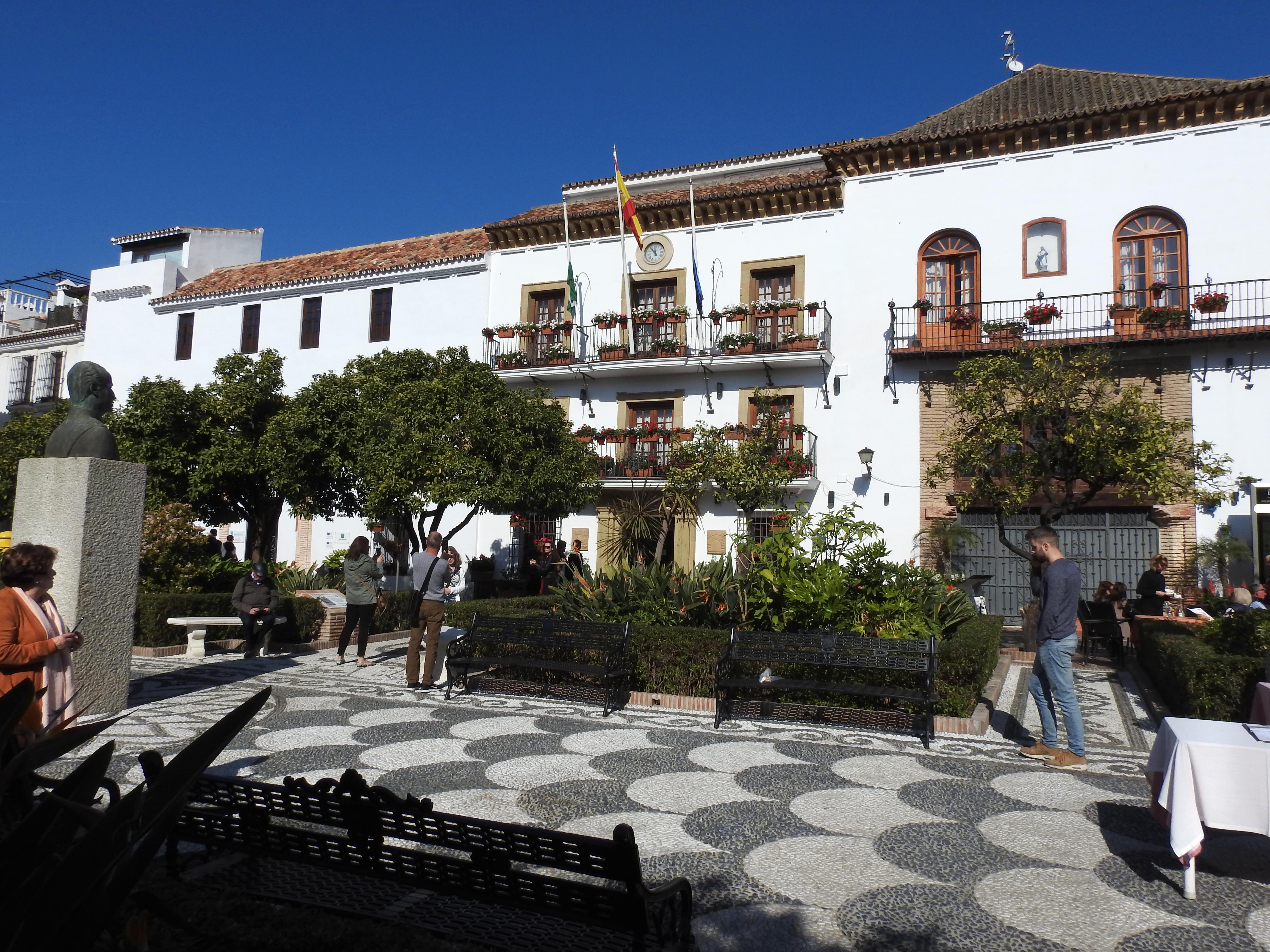 La funcionaria de Marbella expedientada desvió a sus cuentas casi 29.