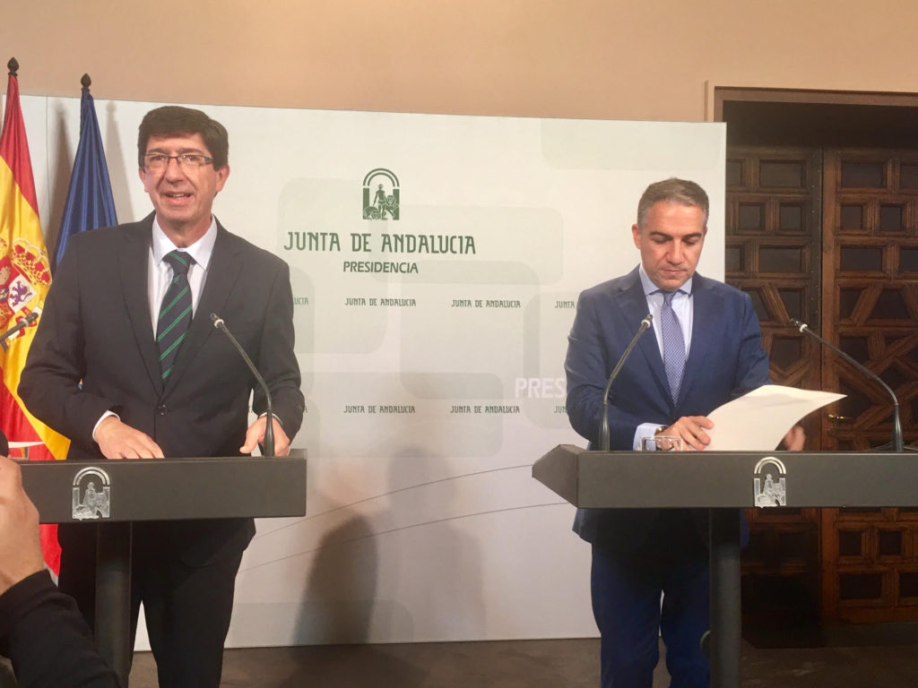 El vicepresidente de la Junta, Juan Marín (Cs), interviene en la rueda de prensa de este martes junto al consejero de Presidencia y portavoz, Elías Bendodo. FOTO/ CABANILLAS