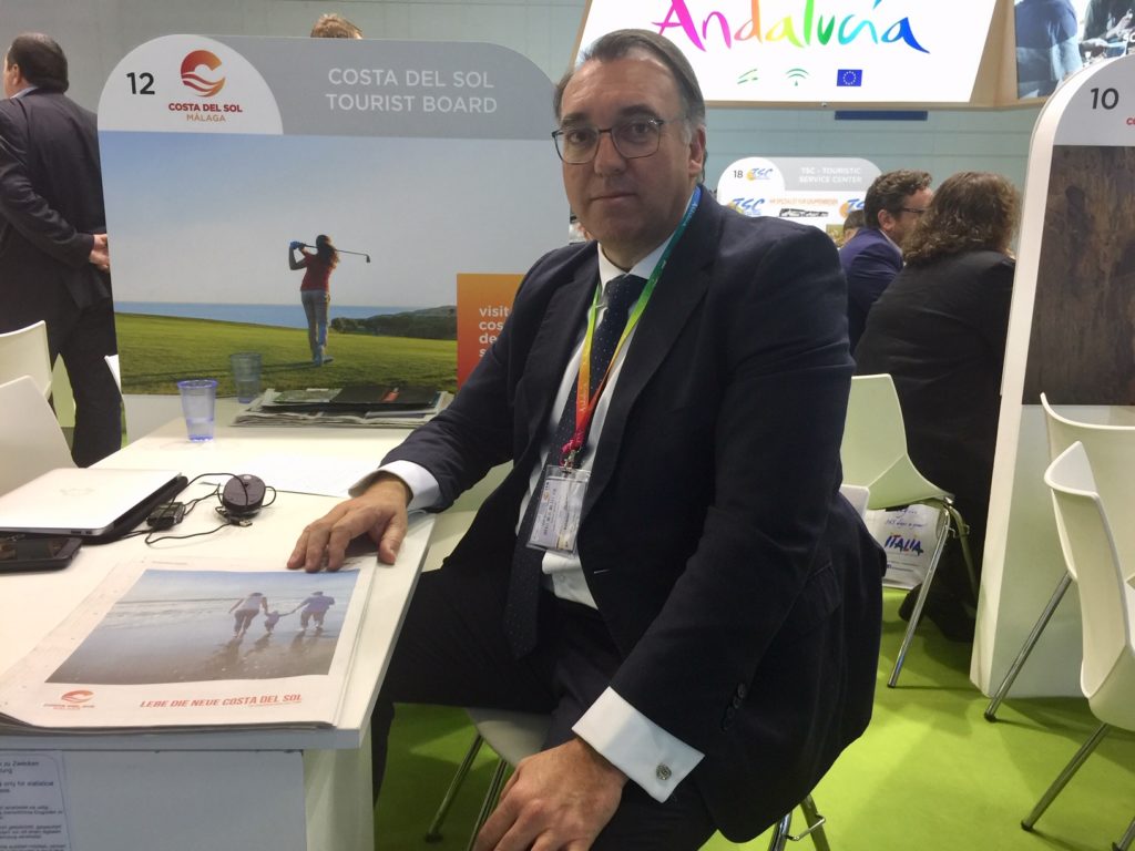 El director general de Turismo Costa del Sol, Arturo Bernal, durante el encuentro que ha mantenido con Marbella Confidencial en la ITB de Berlín este jueves. FOTO/ CABANILLAS