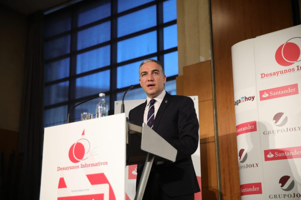 El consejero de Presidencia de la Junta, Elías Bendodo, este lunes durante su intervención en el foro del Grupo Joly celebrado en Málaga. FOTO/ JUNTA