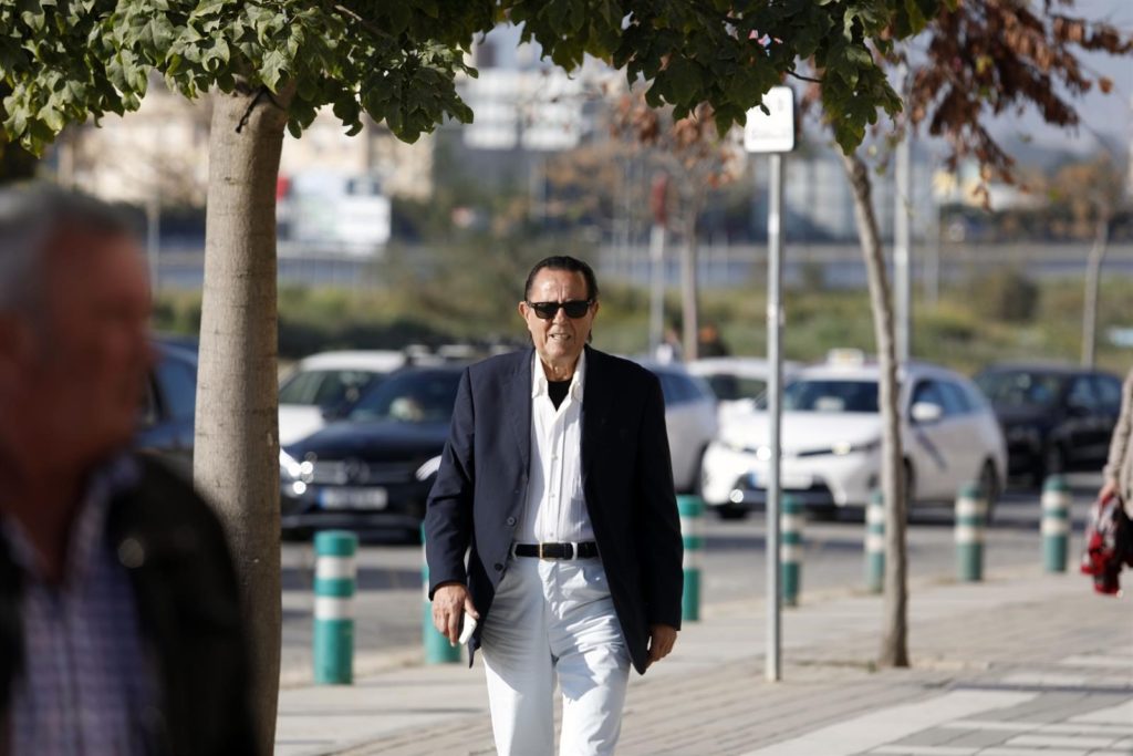 El exalcalde de Marbella Julián Muñoz, este martes, a su llegada al juicio oral que se celebra en Málaga. FOTO/ Europa Press.