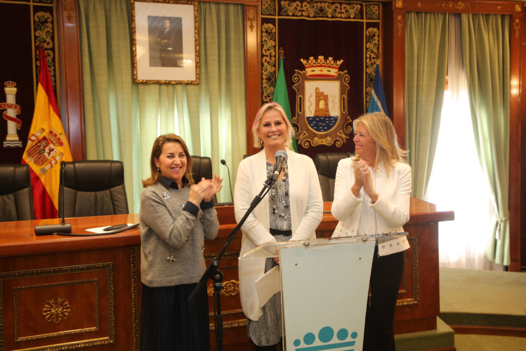 Cintado, Erize y Muñoz, antes de la lectura del manifiesto por parte de la empresaria. FOTO// Ayto. Marbella