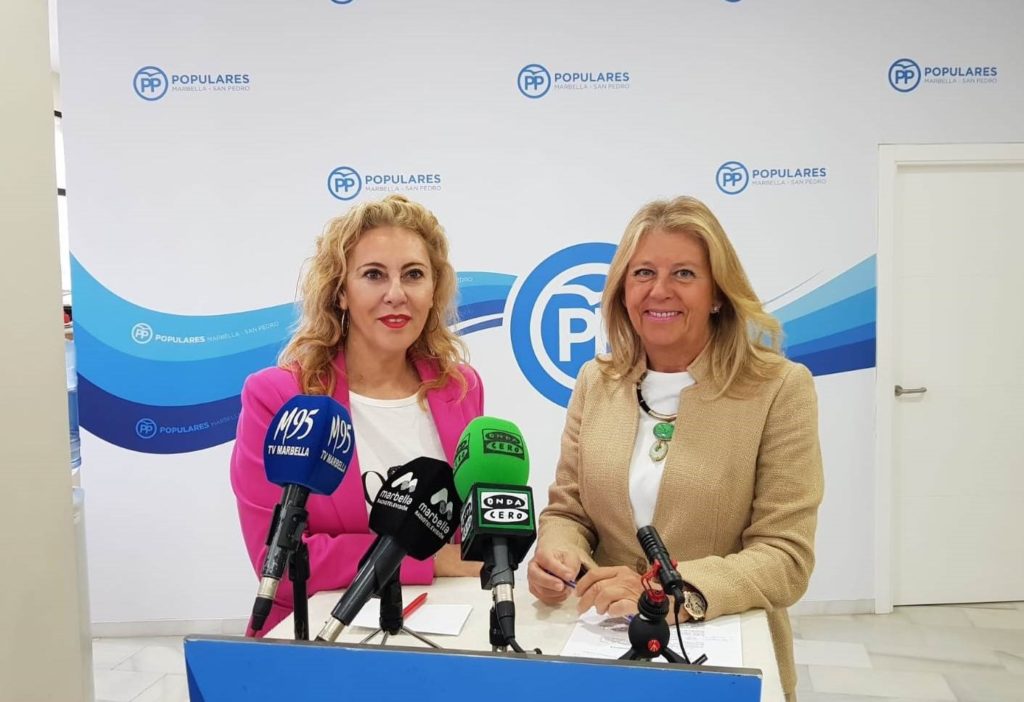 Las candidatas del PP al Congreso y Senado Carolina España y Ángeles Muñoz, respectivamente, este martes en rueda de prensa. FOTO/ PP