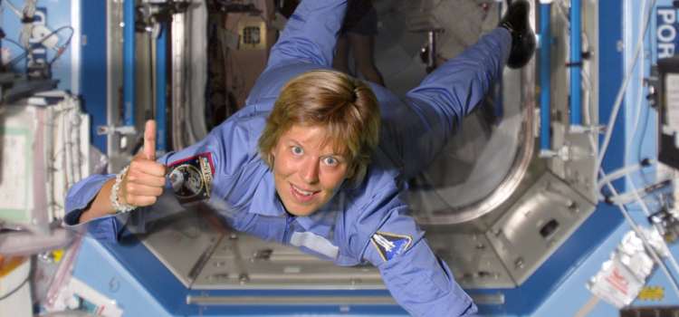Imagen de Nancy Vermeulen, física y entrenadora aeroespacial, además de piloto comercial belga. FOTO/ sutusummit.com