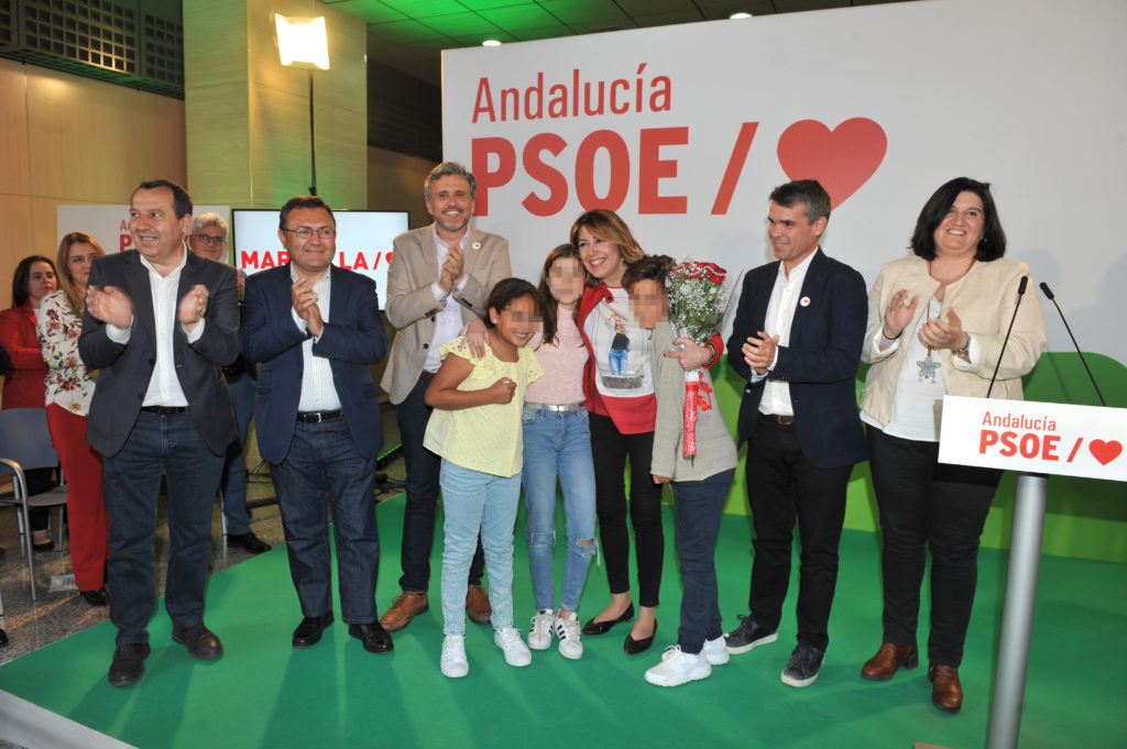 De izqda a drcha José Luis Ruiz Espejo, Miguel Ángel Heredia, Ignacio López, Susana Díaz, José Bernal y Blanca Fernández en el acto del PSOE celebrado este martes en Marbella. FOTO/ JAVIER MARTÍN