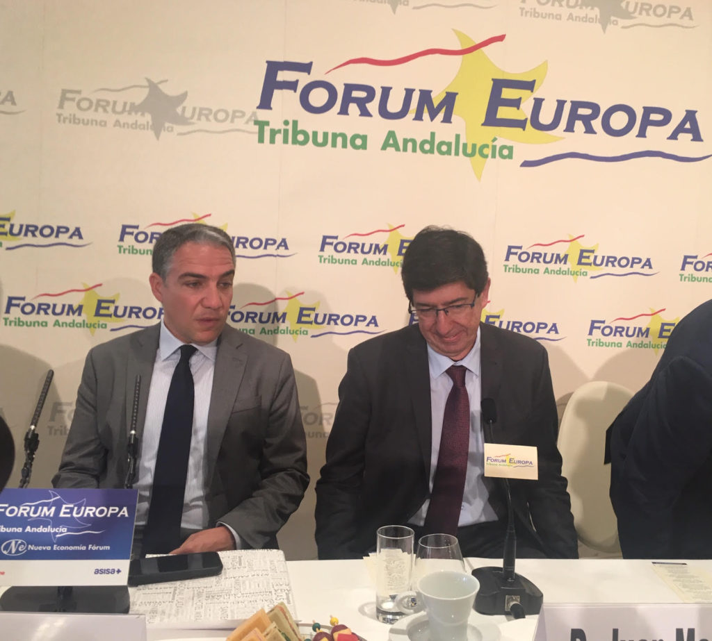 El vicepresidente de la Junta, Juan Marín, junto al consejero de Presidencia, Elías Bendodo, este jueves en Málaga. FOTO/ MC