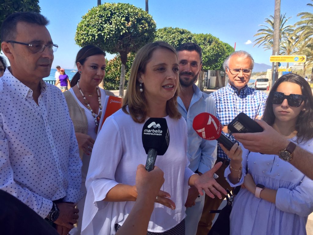La candidata de Ciudadanos a la Alcaldía de Marbella, María García, este lunes tras reaparecer en convocatorias de prensa. FOTO/ CABANILLAS