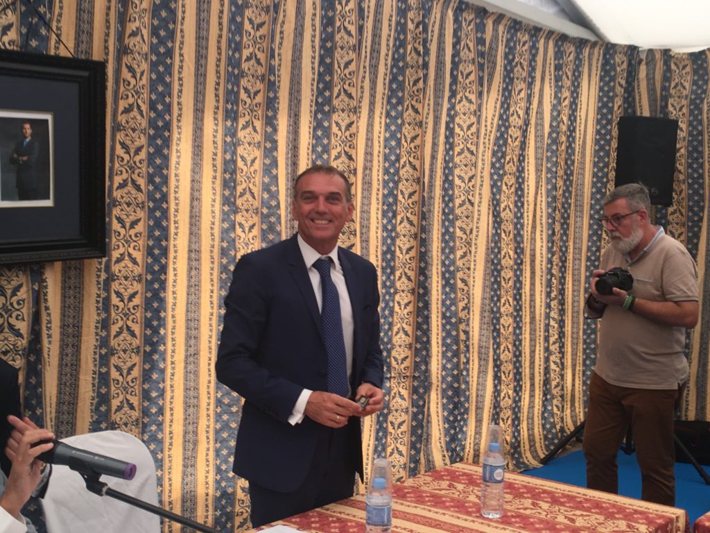 El nuevo presidente de la Mancomunidad Occidental, José Antonio Mena, nada más tomar posesión de su cargo este viernes. FOTO/ CABANILLAS