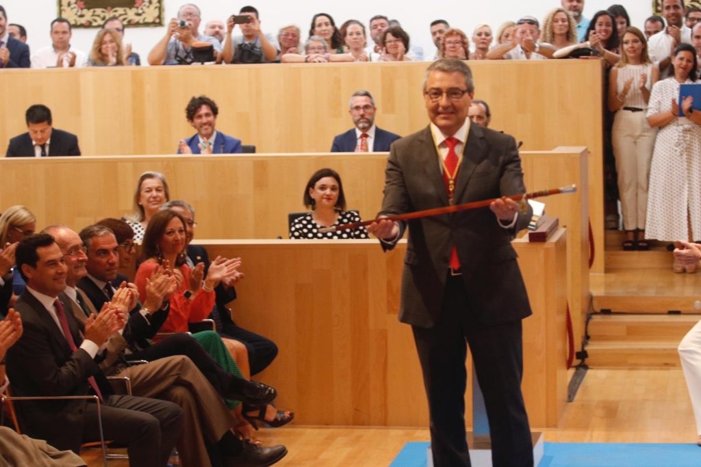 El presidente de la Diputación de Málaga, Francisco Salado, este miércoles al ser reelegido. FOTO/ Europa Press
