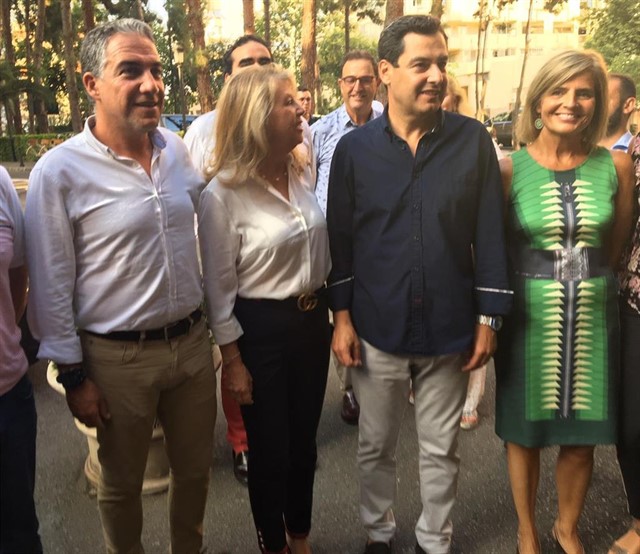 De izqda a drcha Elías Bendodo, Ángeles Muñoz, Juanma Moreno y Esperanza Oña este martes en Marbella. FOTO/ Europa Press