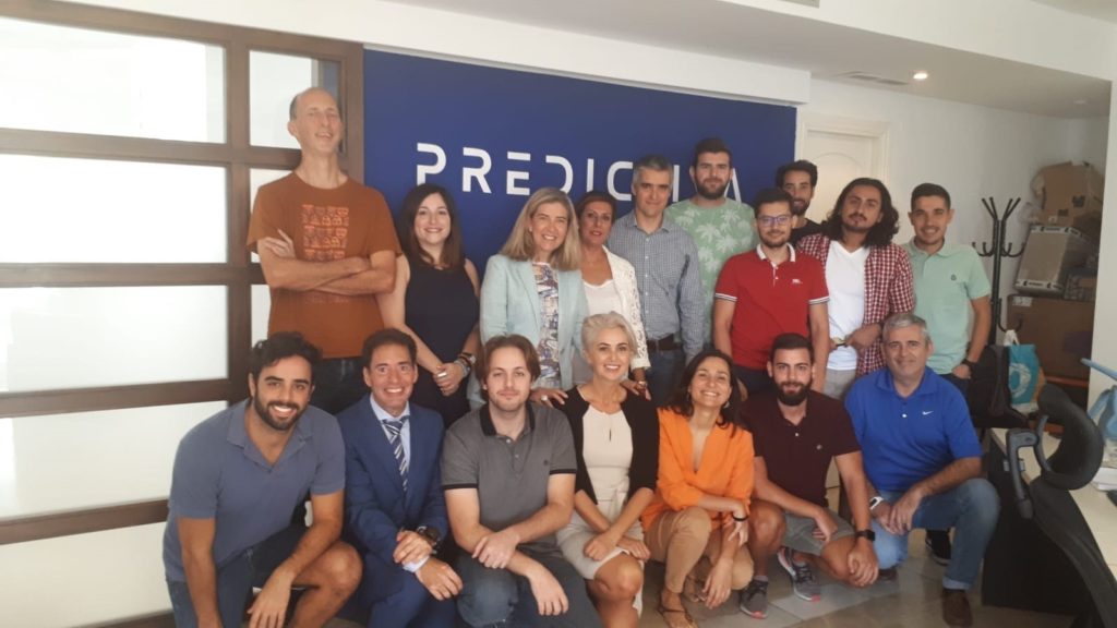 Responsables de Andalucía Emprende junto a profesionales y emprendedores este jueves en Marbella. FOTO/ Junta de Andalucía