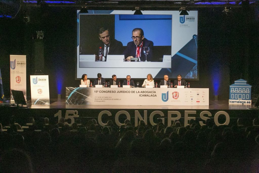 Imagen de la mesa presidencial del Congreso de ICA Málaga que ha arrancado este jueves en Marbella. FOTO/ ICA Málaga