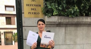La diputada de Vox Macarena Olona ante el Defensor del Pueblo. FOTO/ Vox