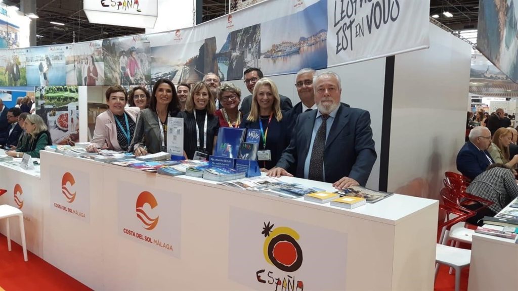 Representantes de distintos municipios en el stand de Turismo Costa del Sol en Francia. FOTO/ Ayto de Marbella