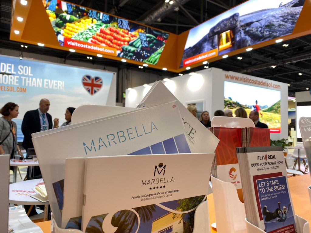 Folletos de Marbella en el stand de Turismo Costa del Sol este jueves en la WTM de Londres. FOTO/ CABANILLAS- Marbella Confidencial